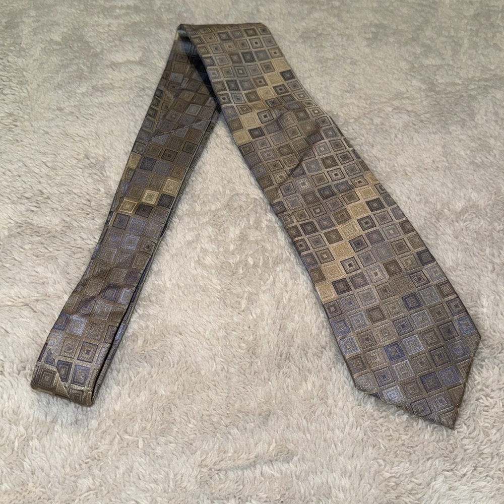 👔 EUC Men’s Brooks Brothers Tie – Grey & Blue Hues